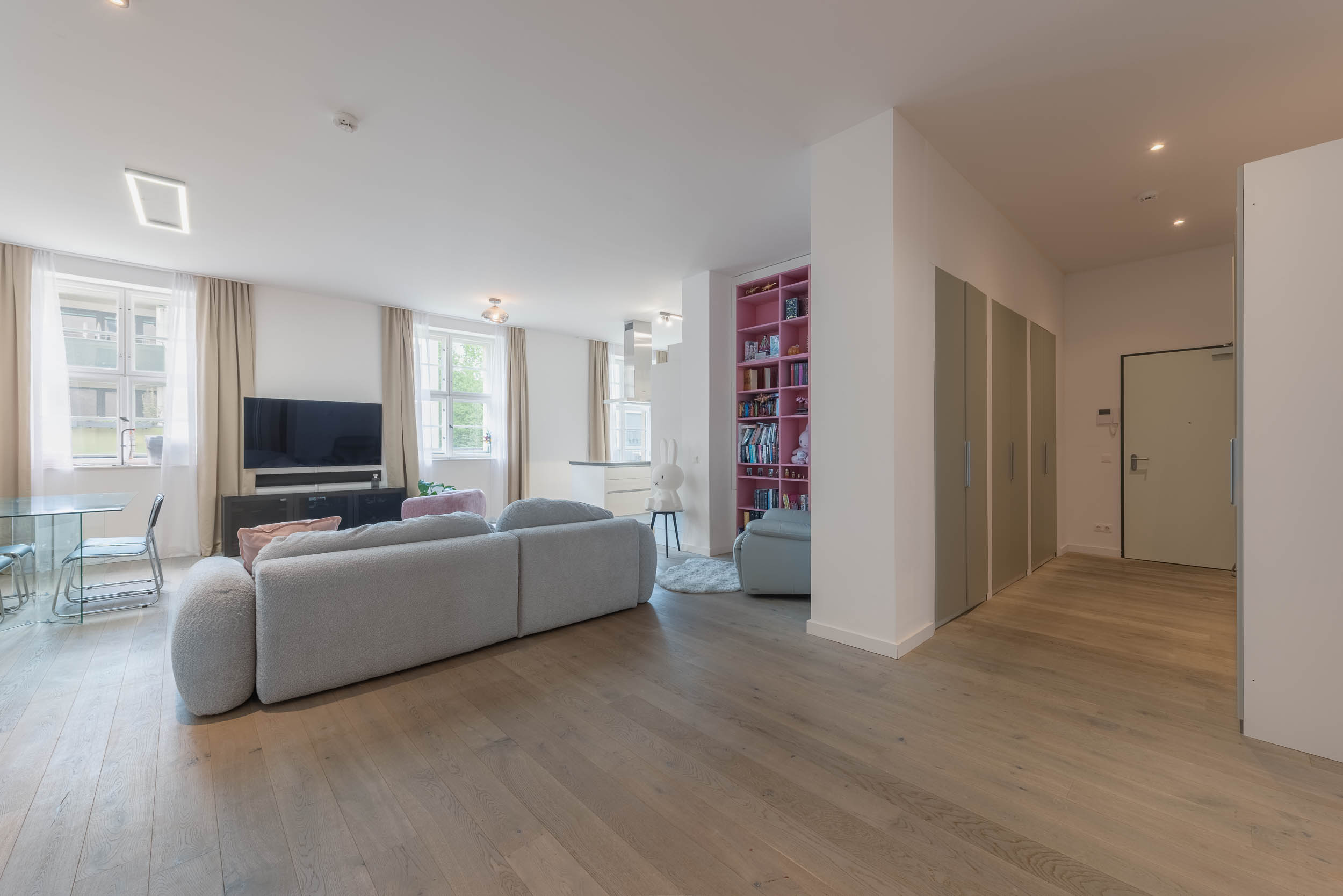 Offener Wohnbereich einer Wohnung in Berlin-Friedrichshain professionell fotografiert